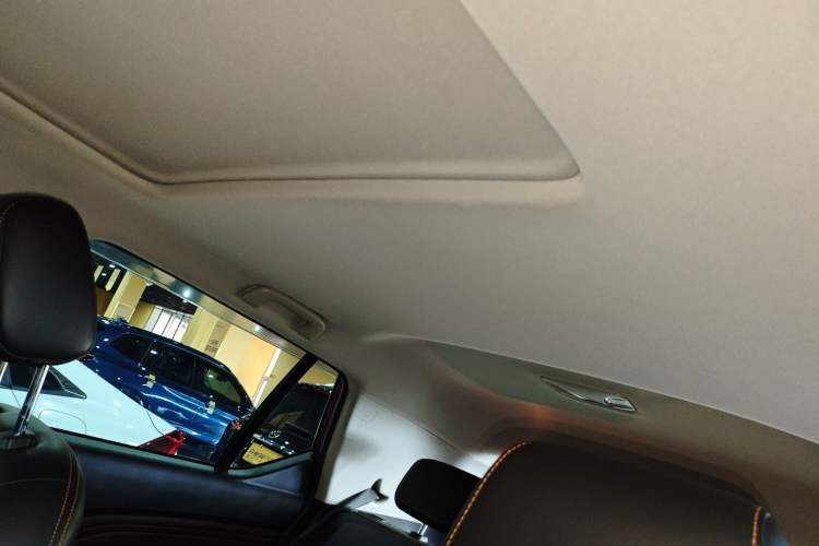 Used GAC Trumpchi GS3 2017 200T Automatic Luxury Edition Headliner