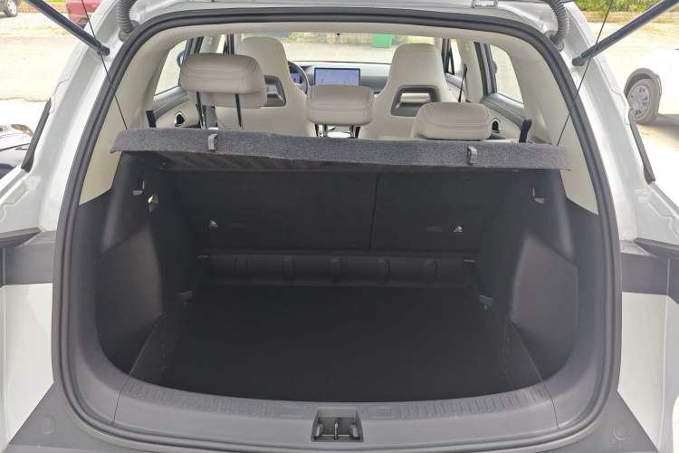 Used BYD Yuan UP 2025 Intelligent Driving Version 401 km Beyond-Range Edition Trunk