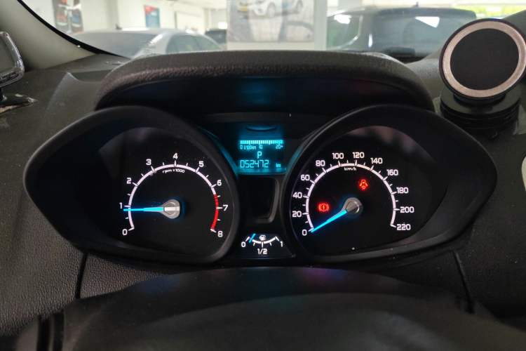 Used Ford EcoSport 2013 1.5L Automatic Fashion Model Instrument Cluster