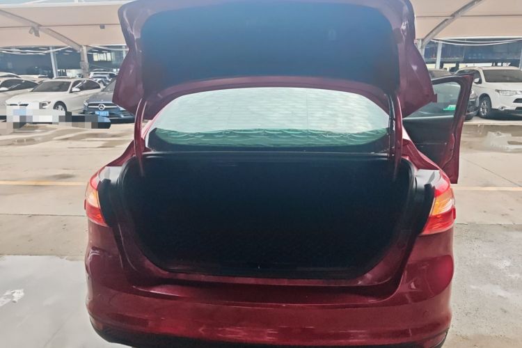 Used Ford Focus 2012 Sedan 1.6L Automatic Fashion Edition Trunk