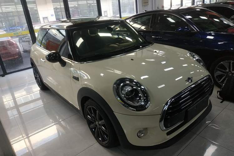 Used MINI 2018 1.5T COOPER Artist