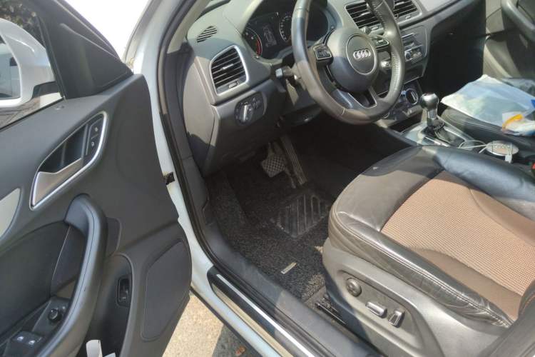 Used Audi Q3 2018 30th Anniversary Edition 30 TFSI Fashion Model Driver Seat