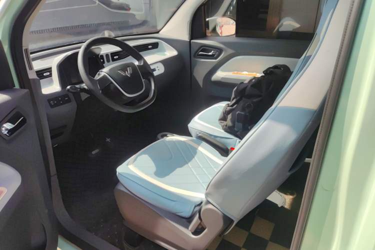 Used Wuling Hongguang MINIEV 2022 Macaron Fashion Edition Lithium-Nickel-Cobalt-Alpha-oxide Left Front Seat