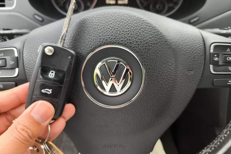 Used Volkswagen Sagitar 2014 Revised Version 1.4TSI Automatic Luxury Edition Vehicle Key