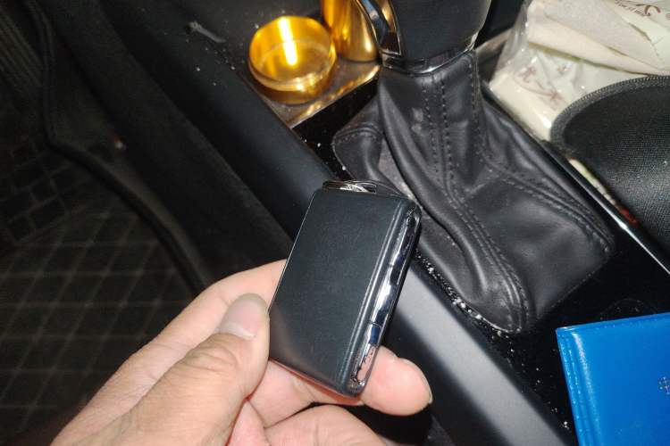 Used Volvo XC60 2018 T5 4x4 Smart Edition Vehicle Key