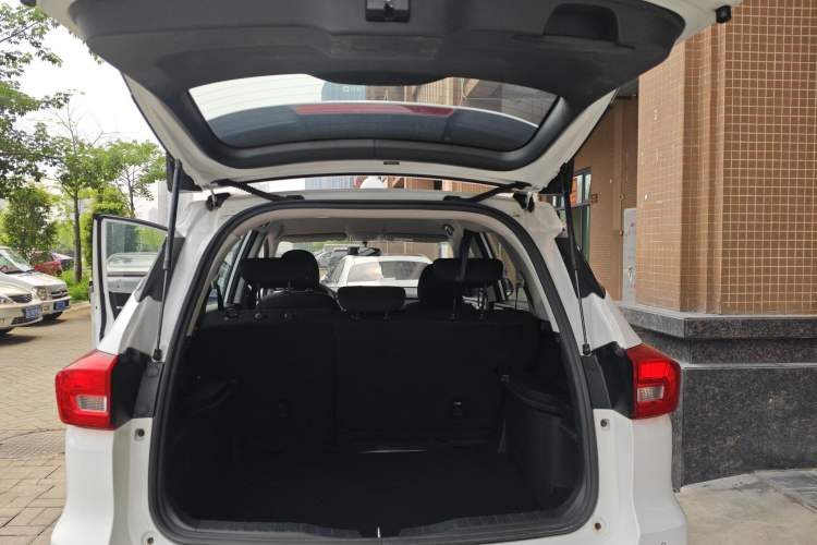 Used Haval M6 2019 1.5T Manual Two-Wheel Drive Urban Version China VI Standard
