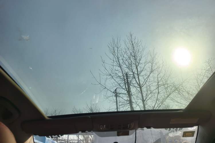 Used Honda Fit 2011 1.5L automatic panoramic sunroof version
