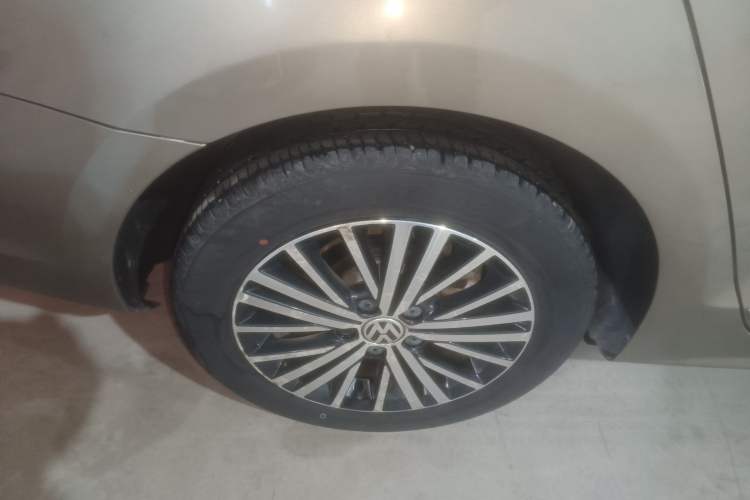 Used Volkswagen Sagitar 2017 230TSI Automatic Luxury Edition
