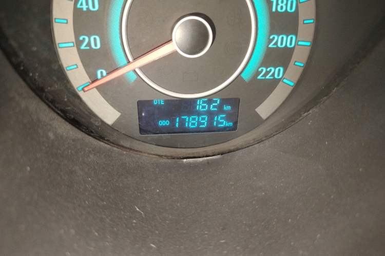 Used CHANGAN Eado 2012 1.6L Manual Luxury Model China IV Standard Odometer Close Up