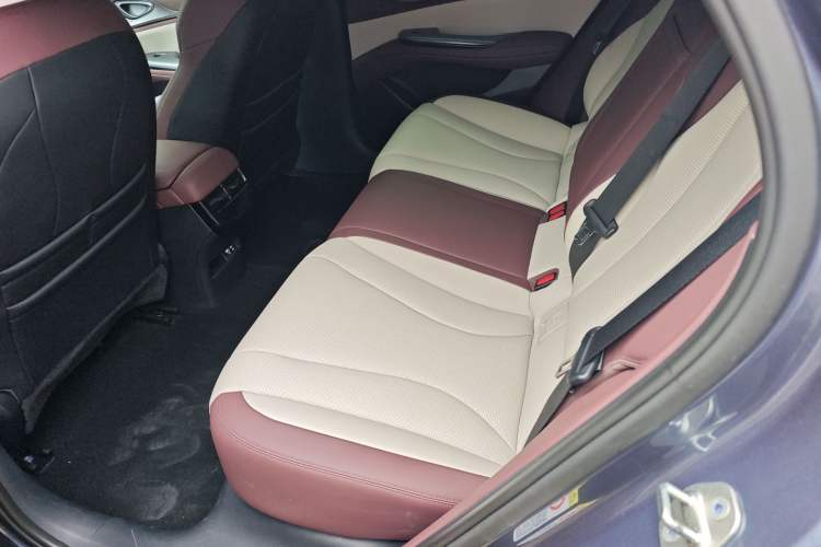 Used BYD Seal 2024 HONOR Edition DM-i 1.5L 121km Prestige Model Left Rear Seat