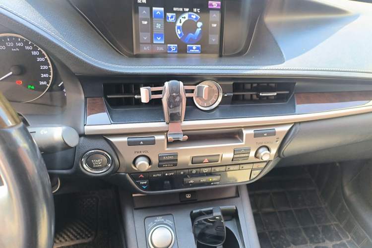 Used Lexus ES 2013 250 Elegant Edition Audio And AC Panel