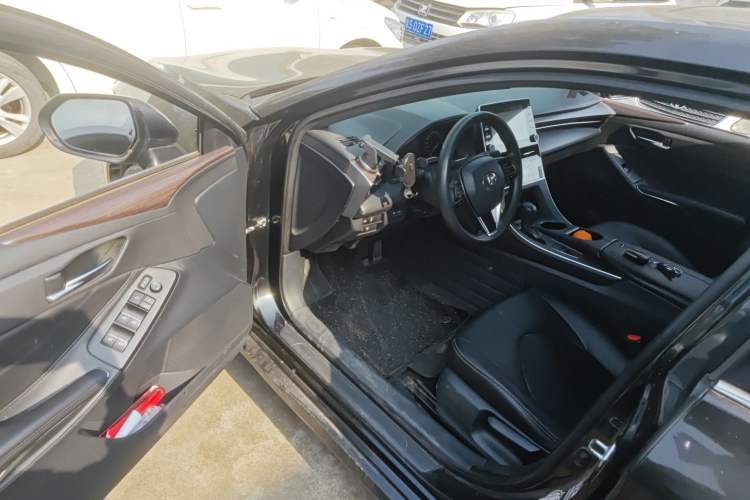 Used Toyota Avalon 2019 2.0L Ambition Edition China VI
