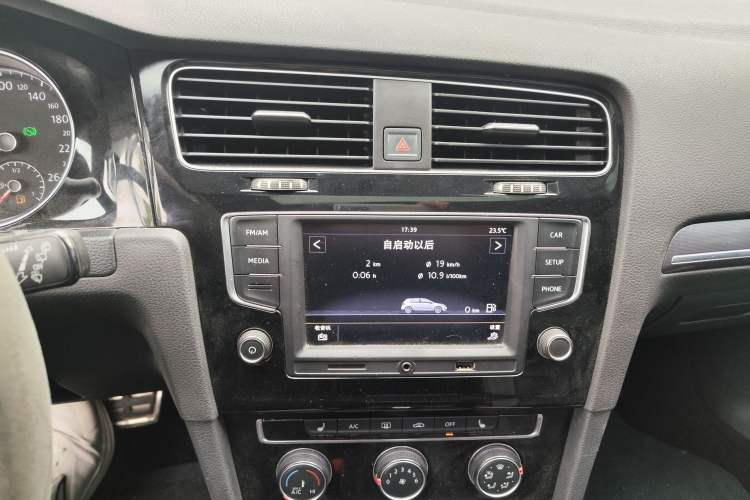 Used Volkswagen Golf 2016 1.4TSI Automatic R-Line Audio And AC Panel