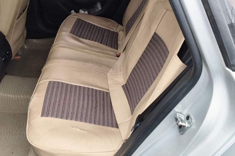 Used Roewe i6 New Energy 2017 45T Hybrid Connect & Smart Enjoyment Edition Left Rear Seat