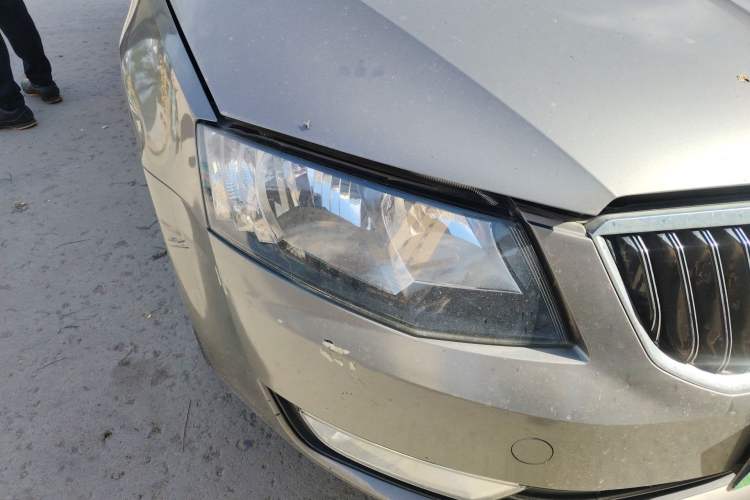 Used Skoda Octavia 2015 1.6L Automatic Yijun Edition Right Front Headlight