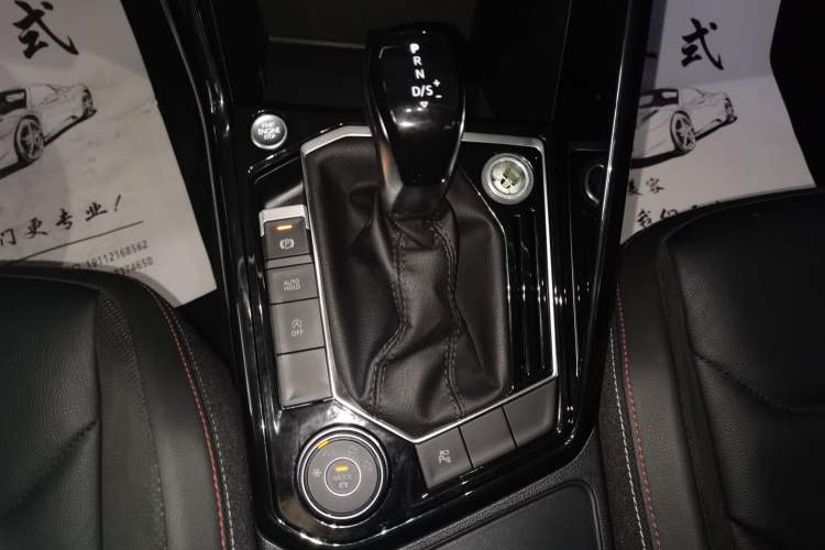 Used Volkswagen Tayron 2019 330TSI Four-Wheel Drive Luxury Version China VI Standard Gear Lever