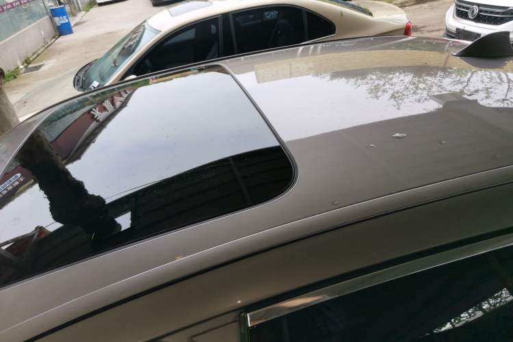 Used BMW 5 Series 2017 525Li Luxury Design Package Roof