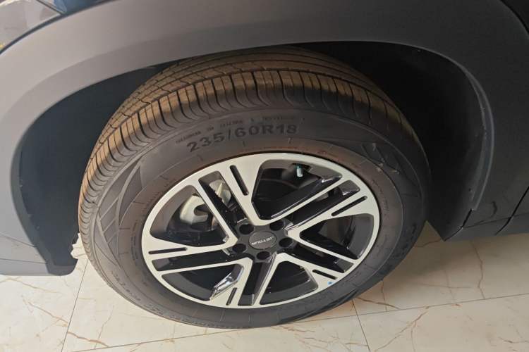 Used JETOUR Dashing 2025 1.5TD DCT Luxury Edition Left Front Wheel Hub