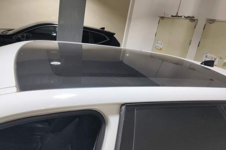 Used Land Rover Discovery Sport 2018 240 PS SE Version Roof