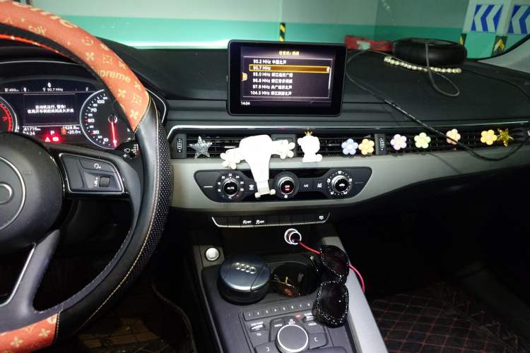 Used Audi A4L 2018 30th Anniversary Edition 30 TFSI Ambition Model
