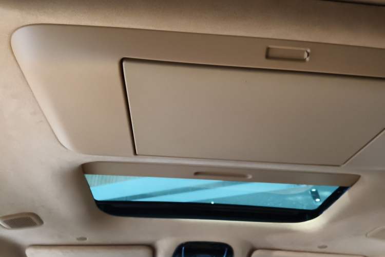 Used VOYAH Dream 2025 PHEV Four-Wheel-Drive Flagship Kunpeng Edition
