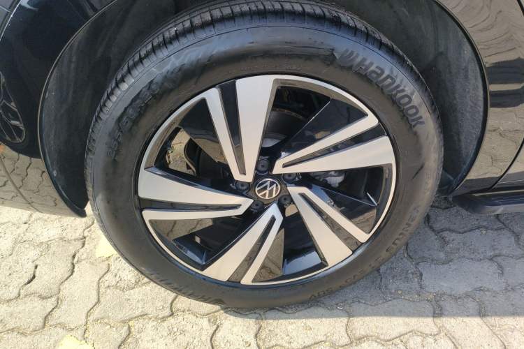 Used Volkswagen Tavendor 2023 380TSI Four-Wheel Drive R-Line Cruise Edition Right Rear Wheel Hub