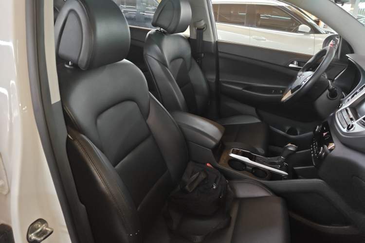 Used Hyundai Tucson 2015 1.6T Dual-Clutch Two-Wheel-Drive Smart Model