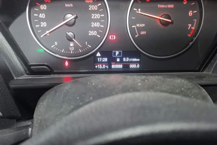 Used BMW 1 Series 2013 Facelifted 118i Leading Edition Odometer Close Up