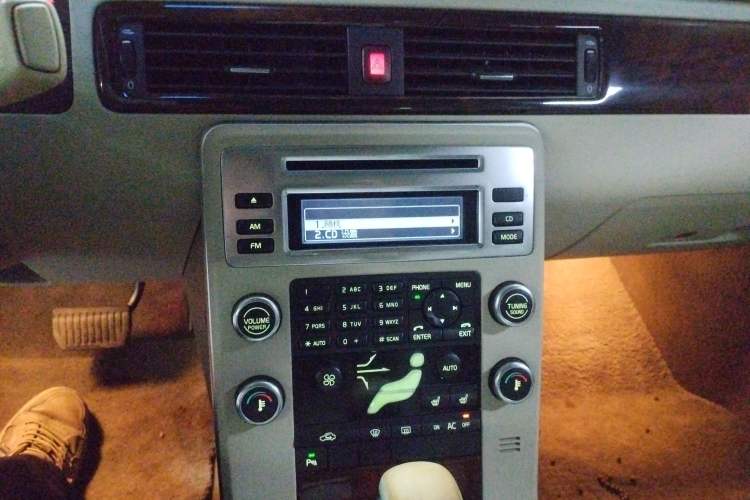 Used Volvo S80L 2010 2.5T ZhiZun Edition Audio And AC Panel