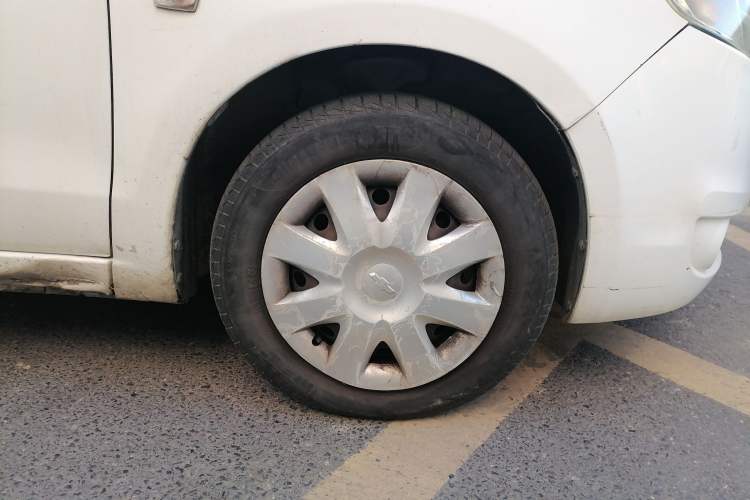 Used Chevrolet Sail 2011 Sedan 1.4L AMT Happiness Edition