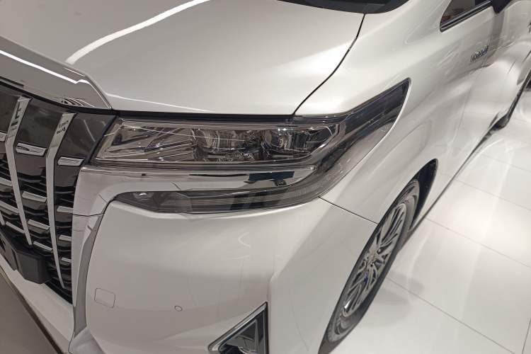 Used Toyota Alphard 2019 Dual-Engine 2.5L Luxury Edition

