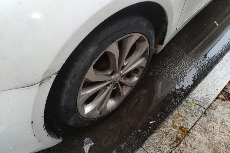 Used Hyundai Sonata 2014 2.4L Automatic Luxury Version China IV Standard