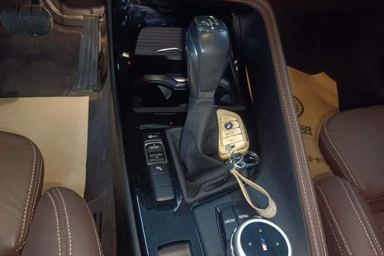 Used BMW X1 2019 sDrive18Li Premium Edition Gear Lever