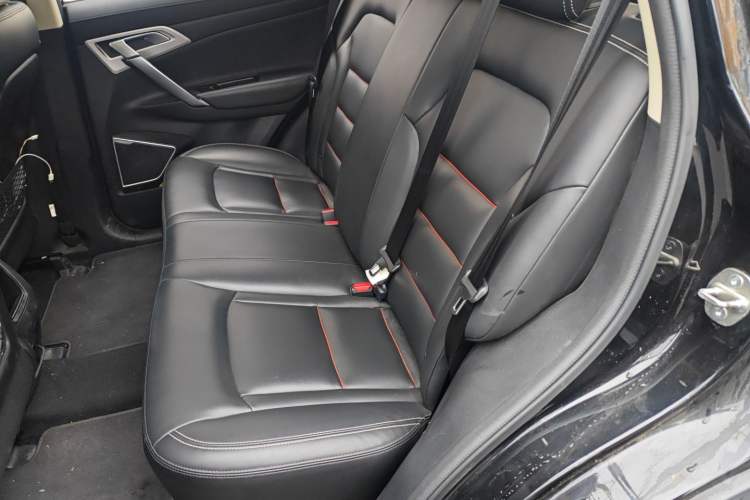 Used Geely Auto Emgrand X7 Sport 2018 2.0L Manual Two-Wheel Drive Zhiya Version Left Rear Seat