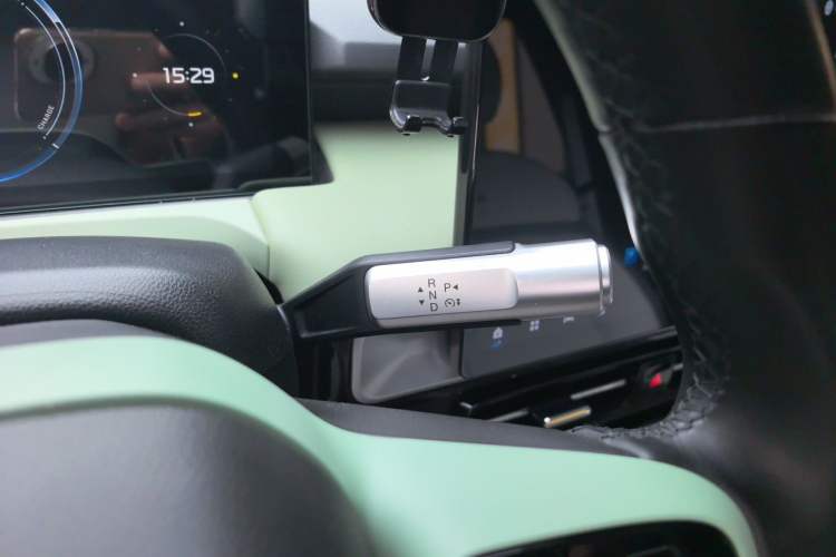 Used AION Y 2022 Plus 70 Smart Edition Gear Lever