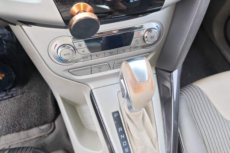 Used Ford Focus 2012 Sedan 1.6L Automatic Fashion Edition