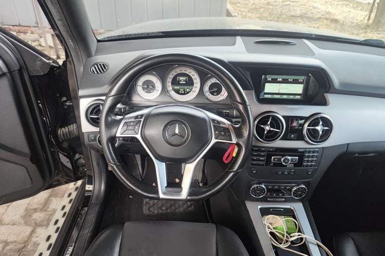 Used Mercedes-Benz GLK-Class 2015 GLK 260 4MATIC Fashion Edition Ultimate Version
