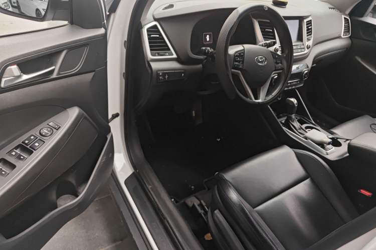 Used Hyundai Tucson 2015 1.6T Dual-Clutch Two-Wheel-Drive Smart Model