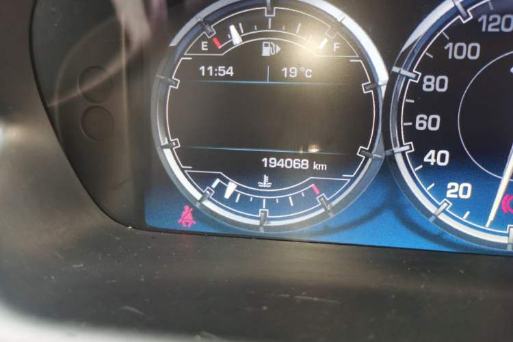 Used Jaguar XJ 2014 XJL 3.0 SC Two-Wheel-Drive Panoramic Business Edition
