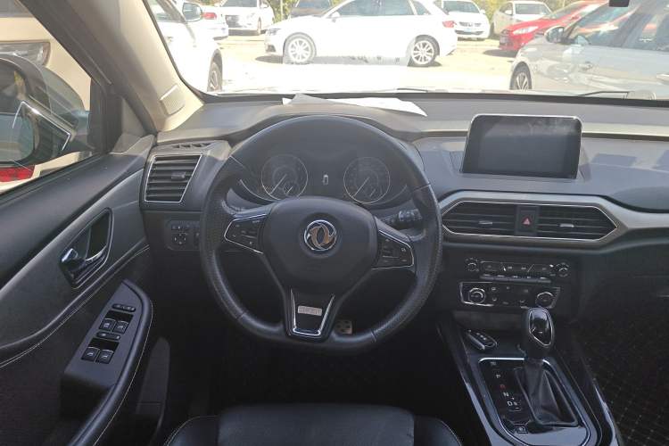 Used Dongfeng Fengon S560 2018 1.8L CVT Elite Model 7 Seats