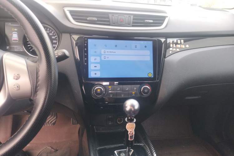 Used Nissan Qashqai 2016 2.0L CVT Elite Edition Audio And AC Panel