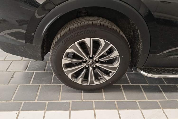 Used Buick Envision 2026 Model Equinox Plus 28T Two-Wheel-Drive Platinum Edition