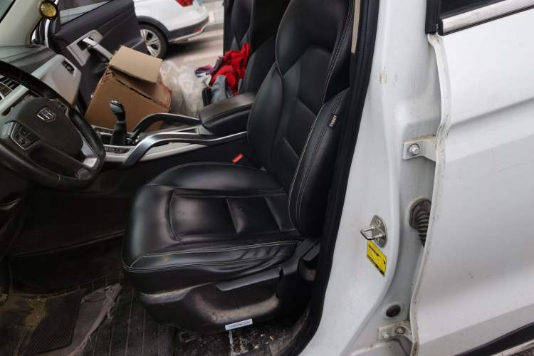 Used Geely Auto Emgrand X7 Sport 2016 2.0L Manual ZhiShang Version
