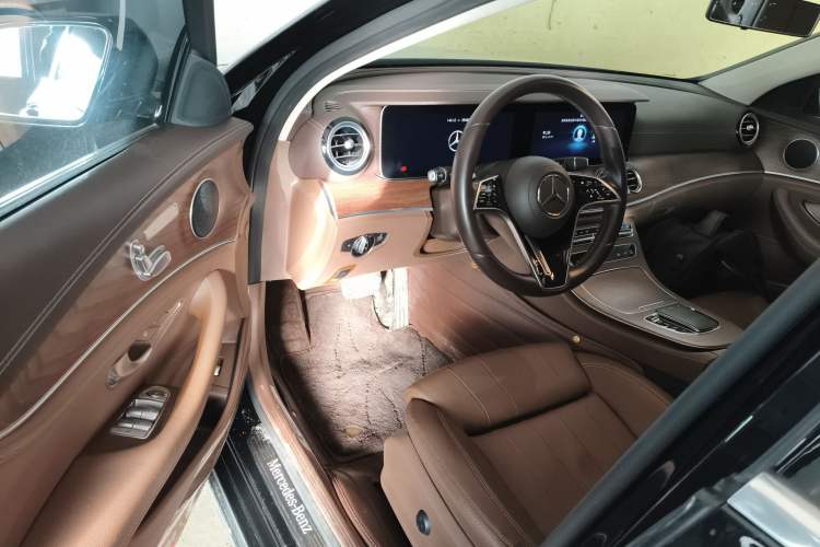 Used Mercedes-Benz E-Class 2023 E 260 L 4MATIC
