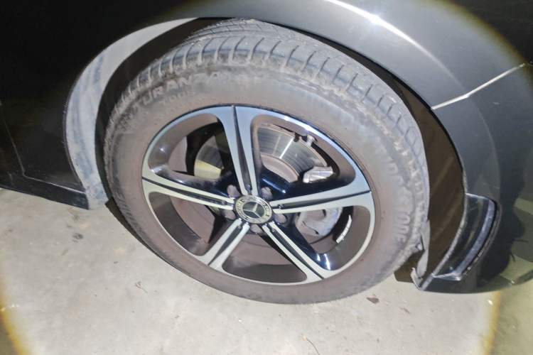 Used Mercedes-Benz A-Class 2022 Revised Version A 200 L Sport Sedan Fashionable Style Right Front Wheel Hub