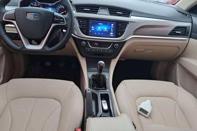 Used Geely Auto Emgrand 2017 Sedan Million Edition 1.5L Manual Luxury Model
