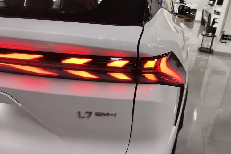 Used Geely Galaxy L7 2025 EM-i 115km Exploration+ Edition