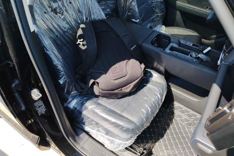 Used Haval Raptor New Energy 2026 Model Hi4 150 Pro Right Front Seat