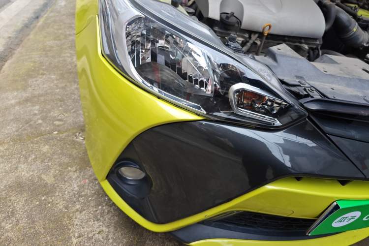 Used Toyota YARiS L Zhi Xuan 2017 1.5E CVT Enhanced Performance Edition Right Front Headlight