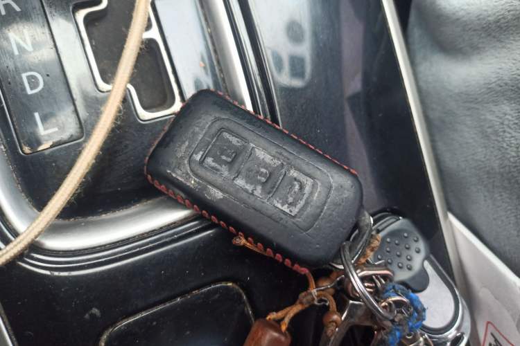 Used Mitsubishi Outlander 2019 2.4L 4x4 Zhi Xiang Edition 7 Seats China V Emission Standard